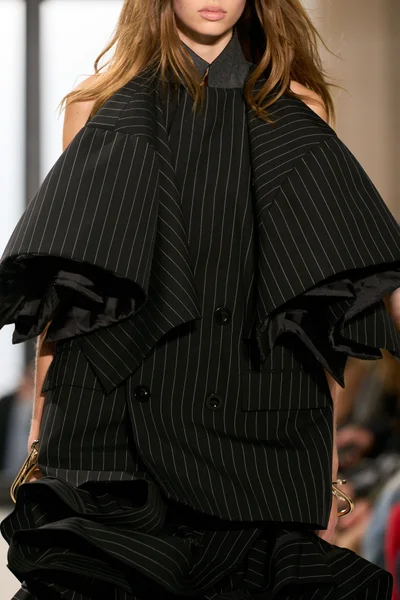 Look 96